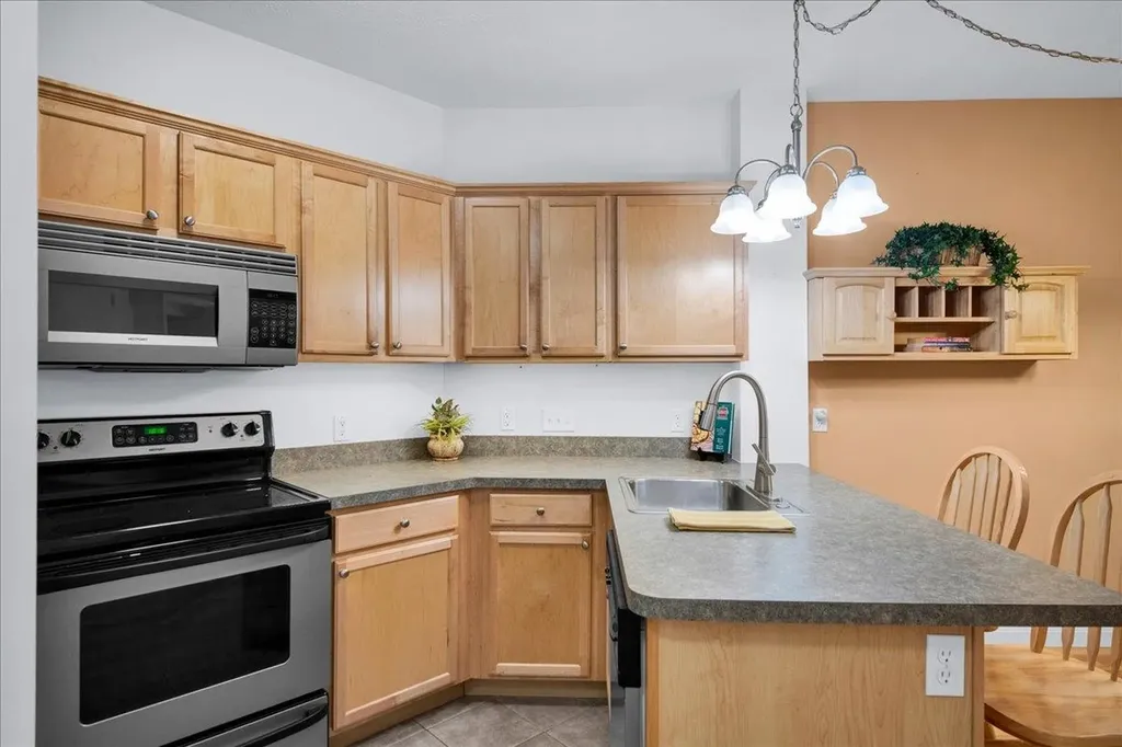 10 Kellogg Road Essex VT 05452
