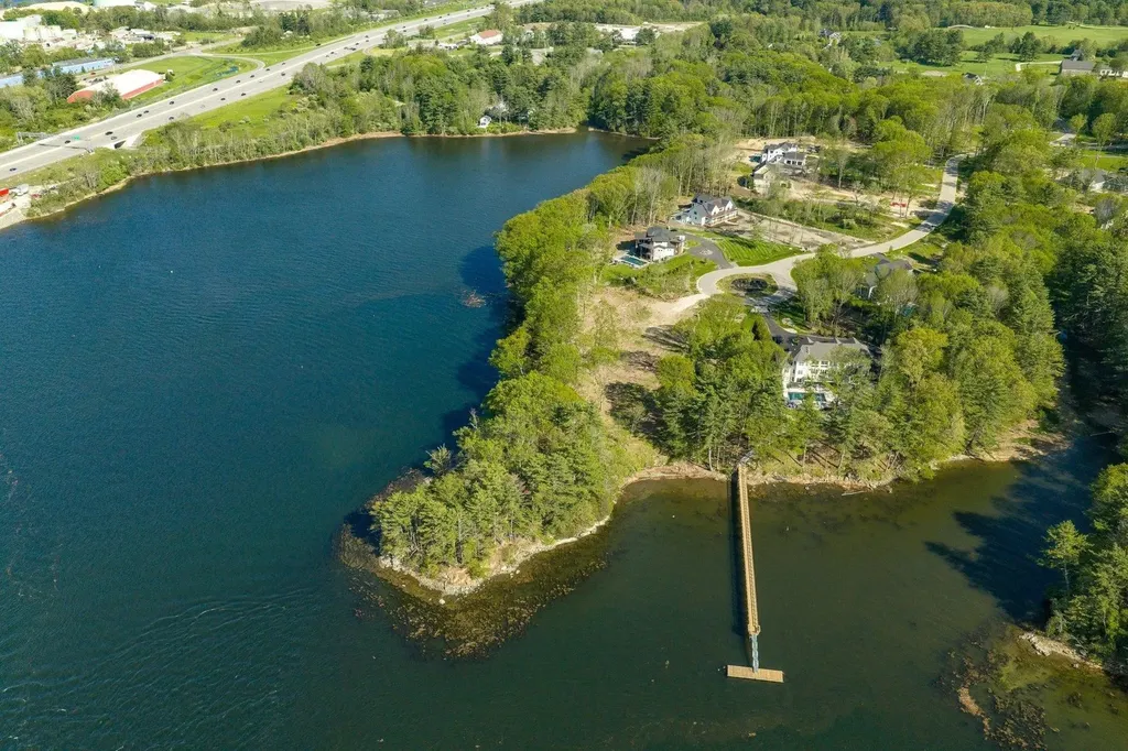 82 Shipwright Way Newington NH 03801