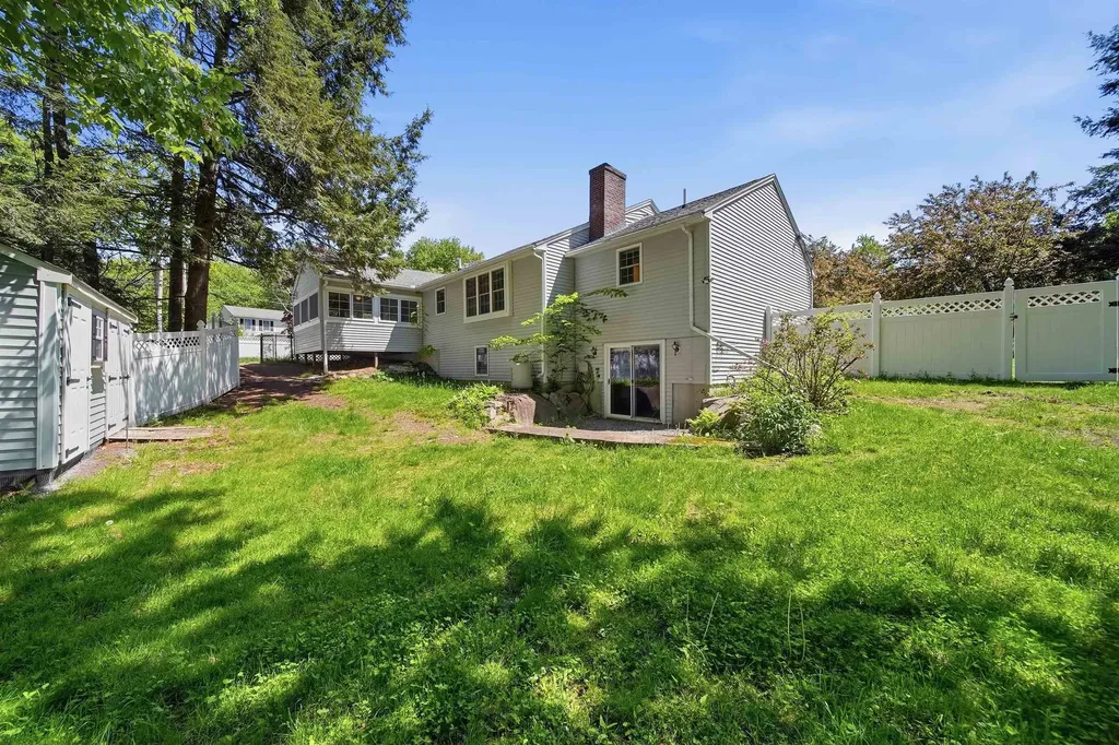2 Ben Circle Goffstown NH 03045