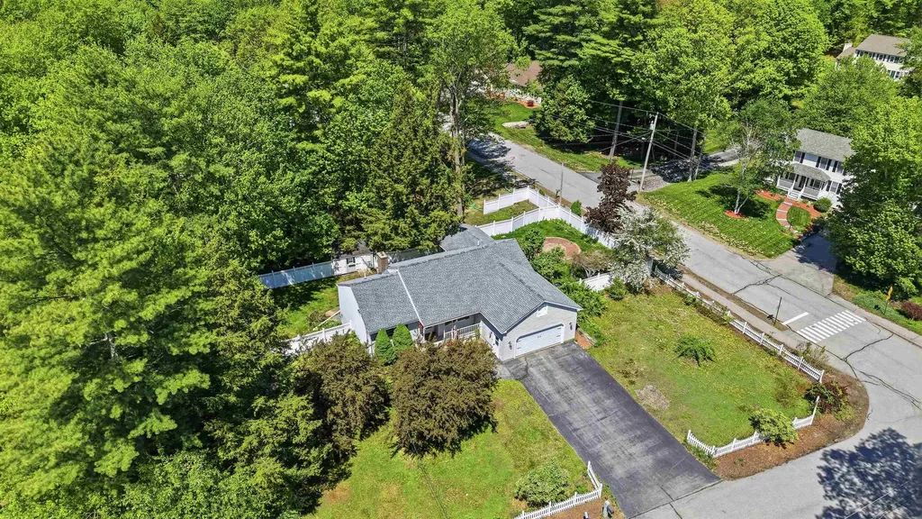 2 Ben Circle Goffstown NH 03045