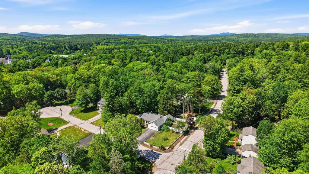 2 Ben Circle Goffstown NH 03045