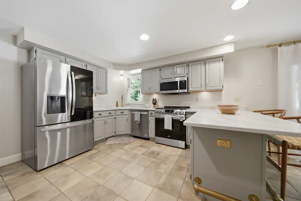 2 Ben Circle Goffstown NH 03045