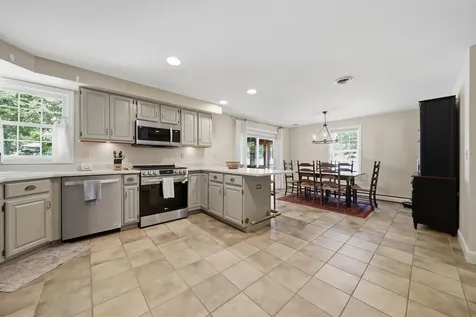 2 Ben Circle Goffstown NH 03045