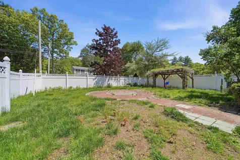 2 Ben Circle Goffstown NH 03045