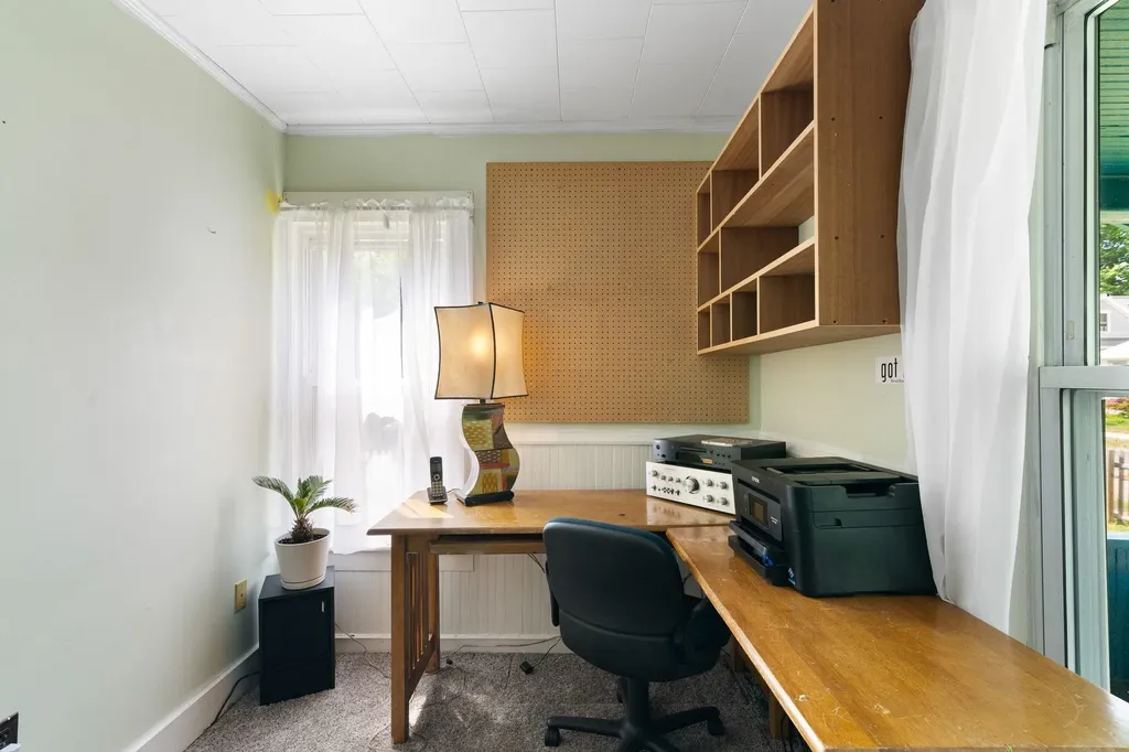 82 Oak Grove Avenue Brattleboro VT 05301