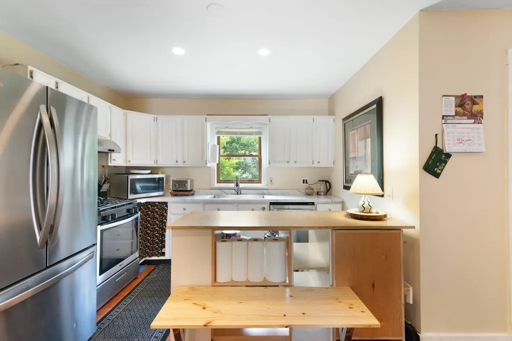 82 Oak Grove Avenue Brattleboro VT 05301