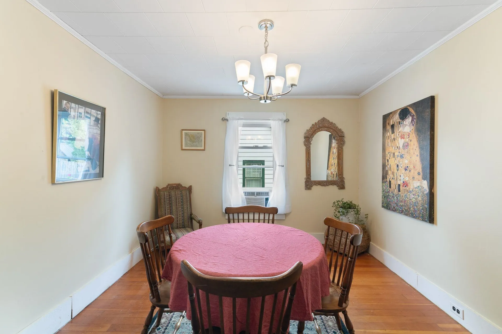 82 Oak Grove Avenue Brattleboro VT 05301