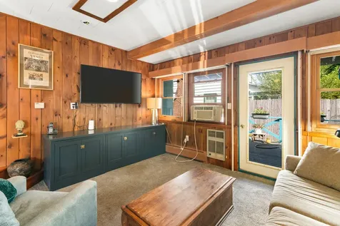 82 Oak Grove Avenue Brattleboro VT 05301