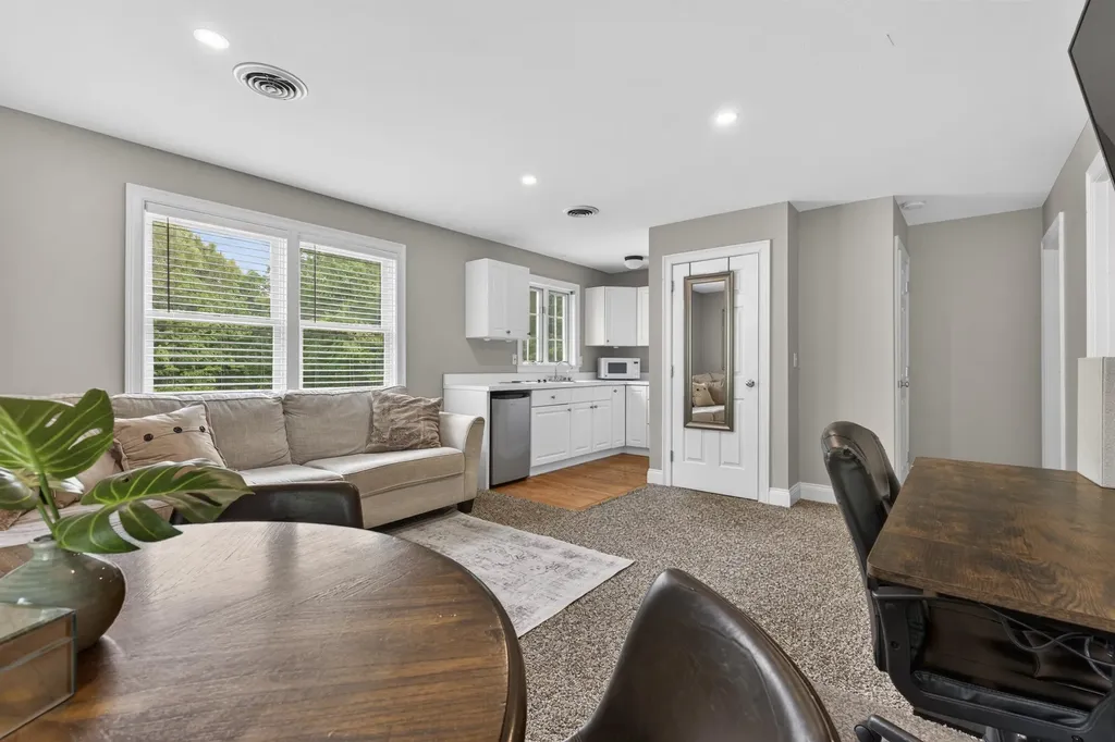 47 Hawk Drive Bedford NH 03104
