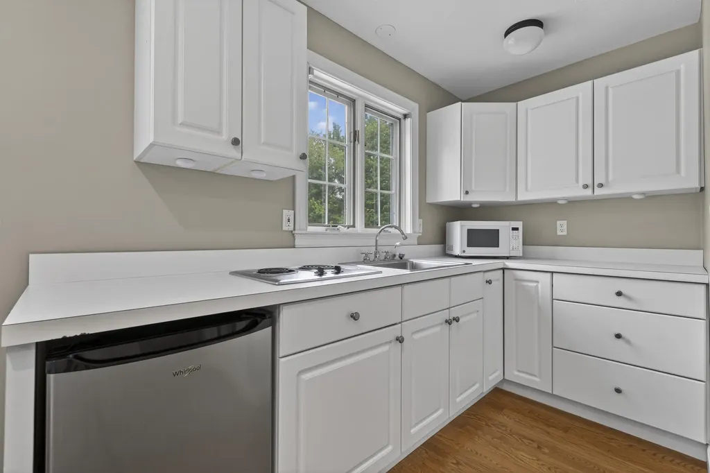 47 Hawk Drive Bedford NH 03104
