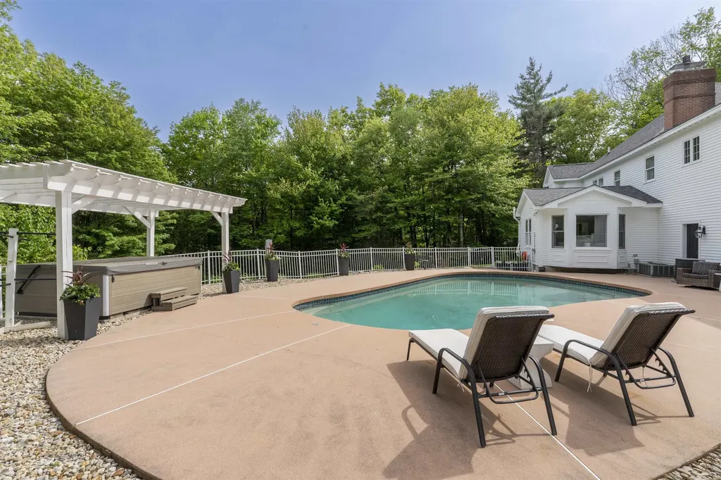 47 Hawk Drive Bedford NH 03104