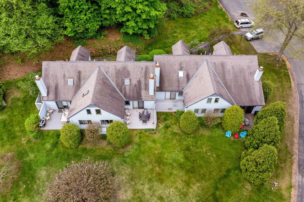 111 Lakeland Drive Hartford VT 05059