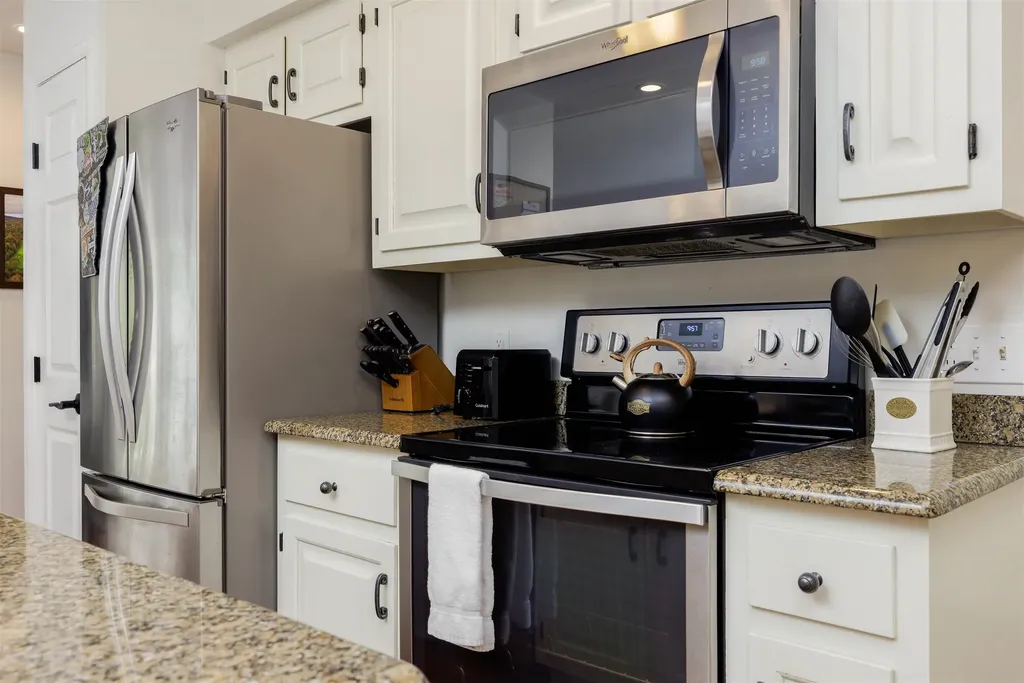 111 Lakeland Drive Hartford VT 05059