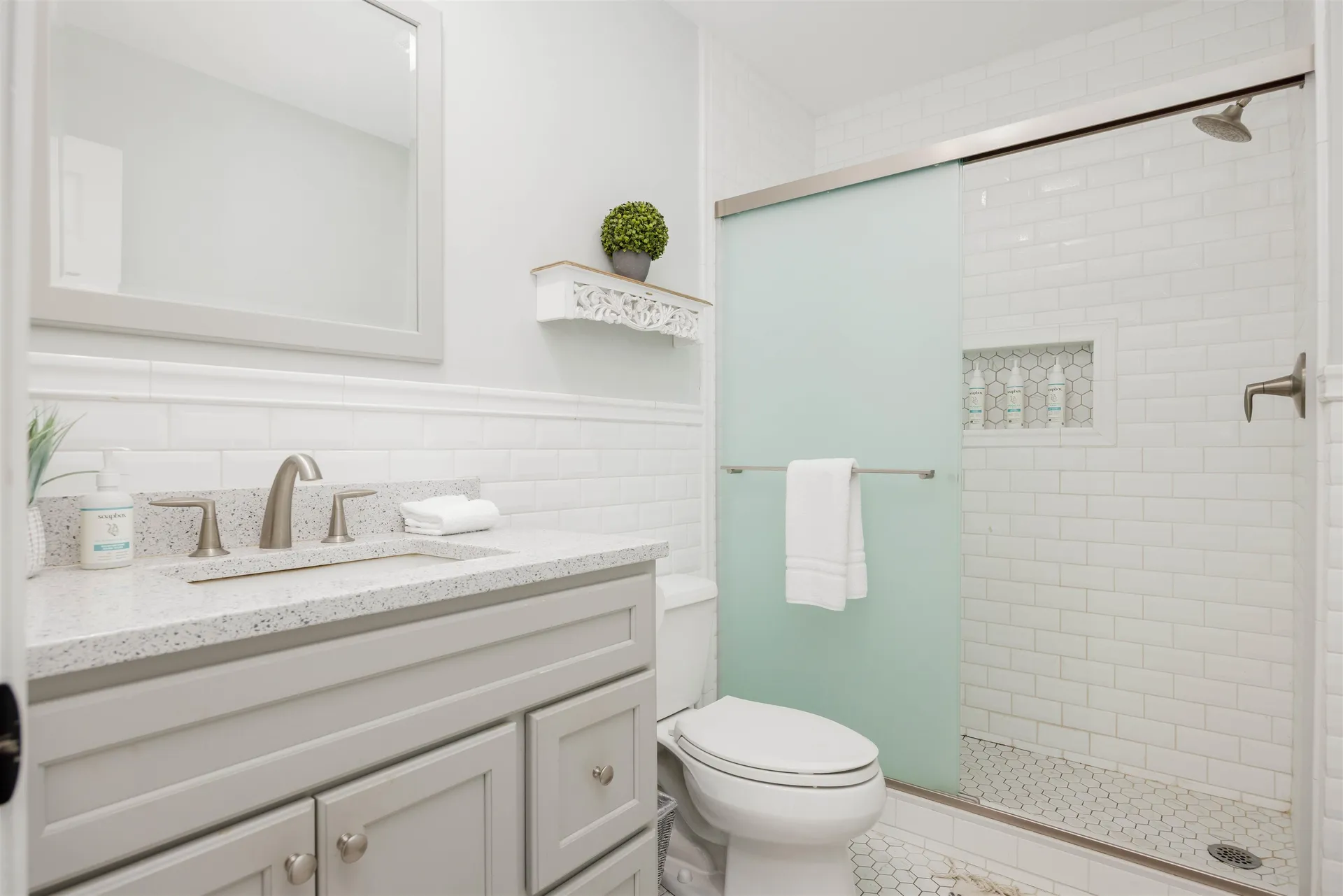 111 Lakeland Drive Hartford VT 05059