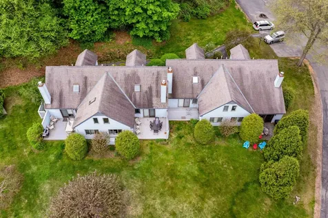 111 Lakeland Drive Hartford VT 05059