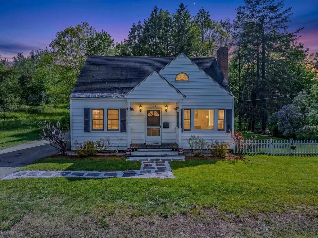 25 Portland Street Lancaster NH 03584