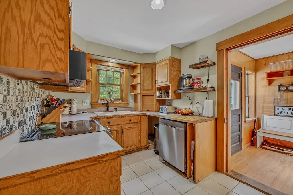 25 Portland Street Lancaster NH 03584