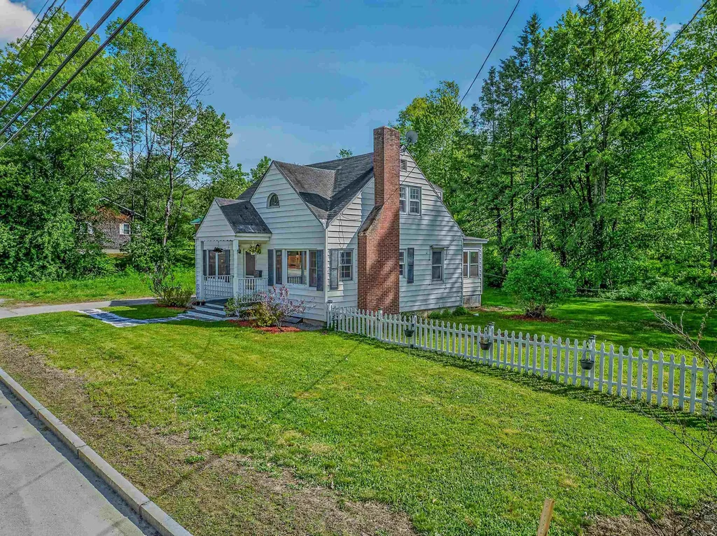 25 Portland Street Lancaster NH 03584