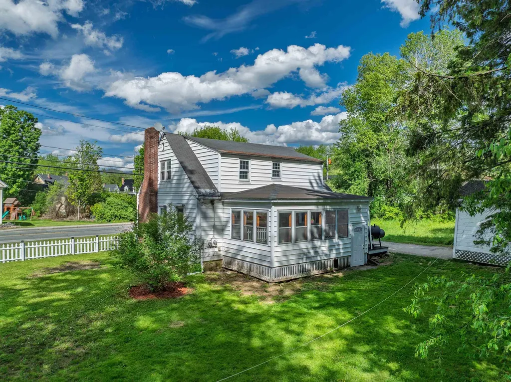 25 Portland Street Lancaster NH 03584