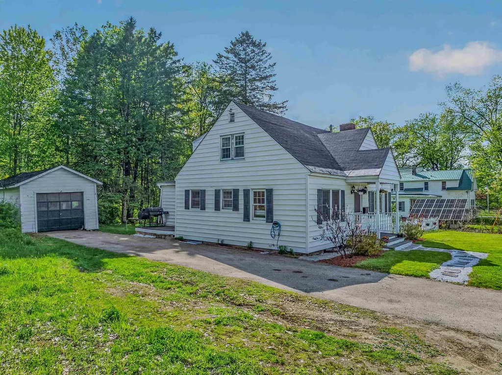 25 Portland Street Lancaster NH 03584