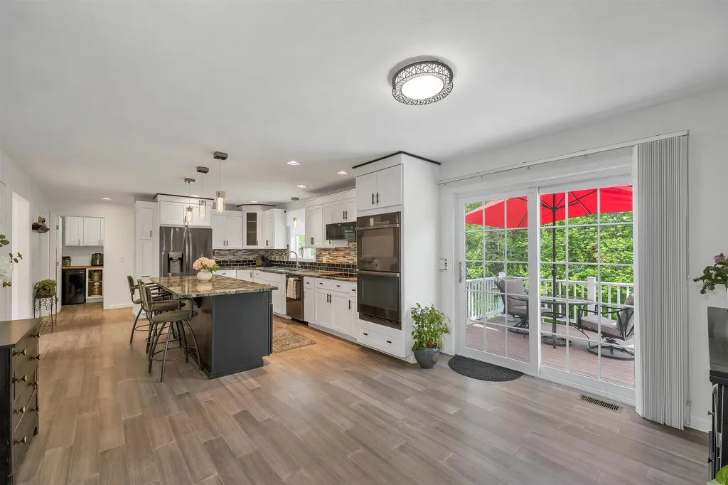 537 Pingree Hill Road Auburn NH 03032