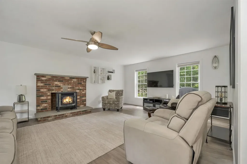 537 Pingree Hill Road Auburn NH 03032
