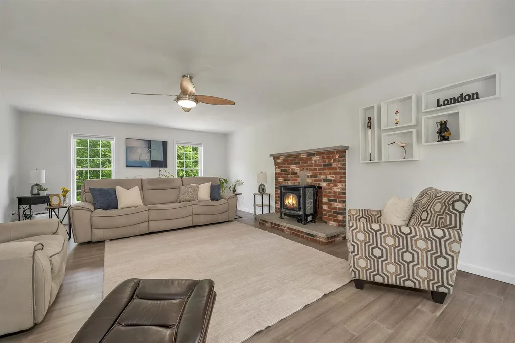 537 Pingree Hill Road Auburn NH 03032