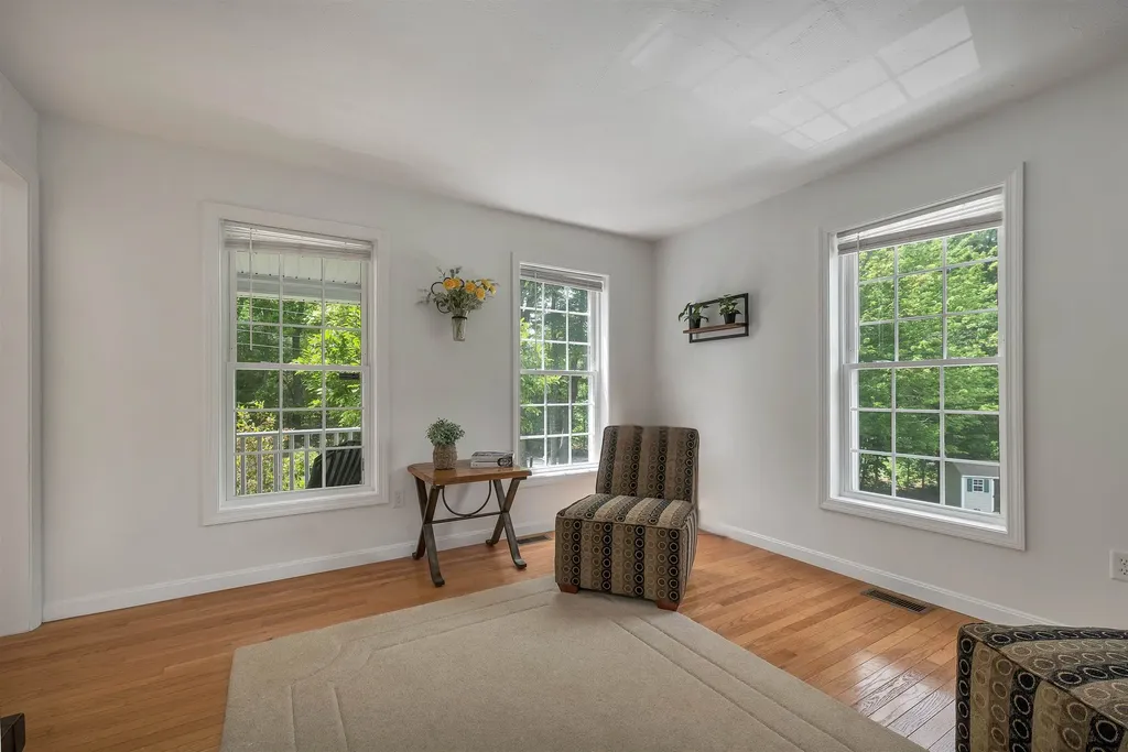 537 Pingree Hill Road Auburn NH 03032