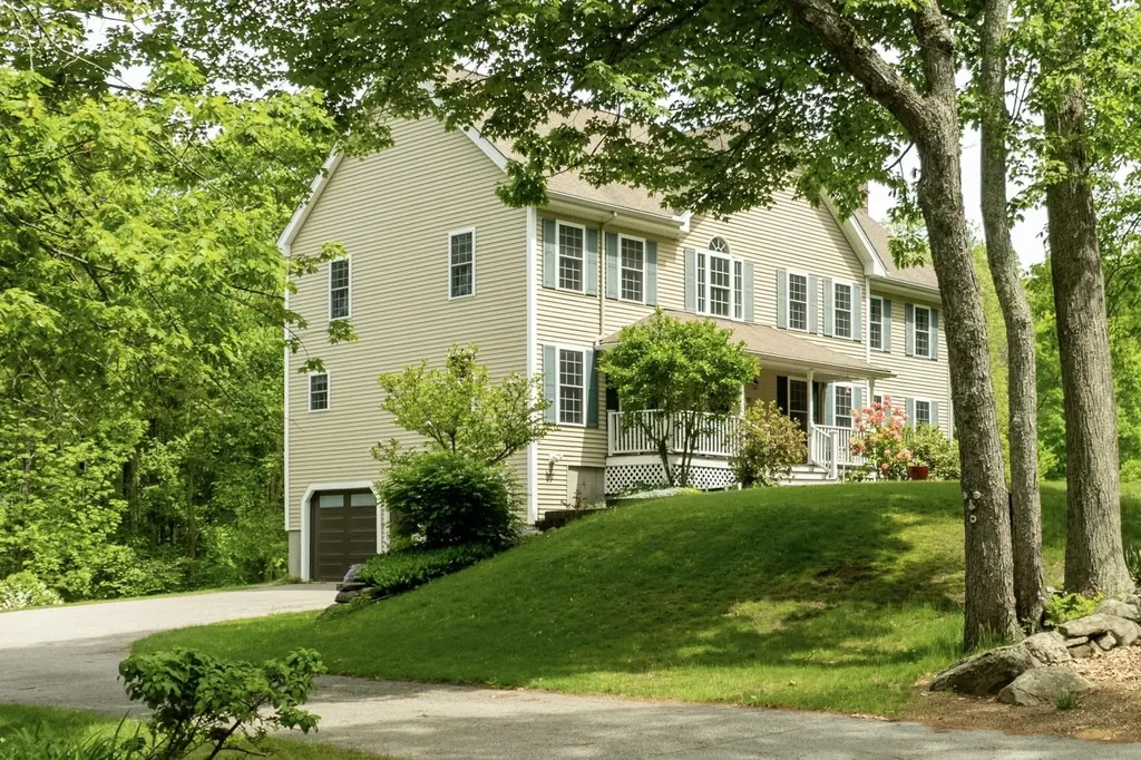 537 Pingree Hill Road Auburn NH 03032