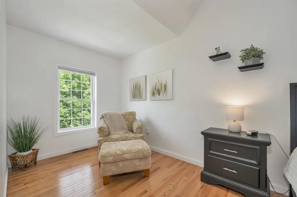 537 Pingree Hill Road Auburn NH 03032