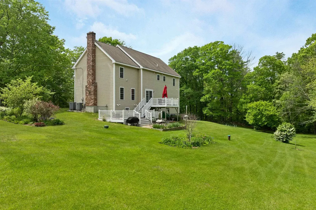 537 Pingree Hill Road Auburn NH 03032