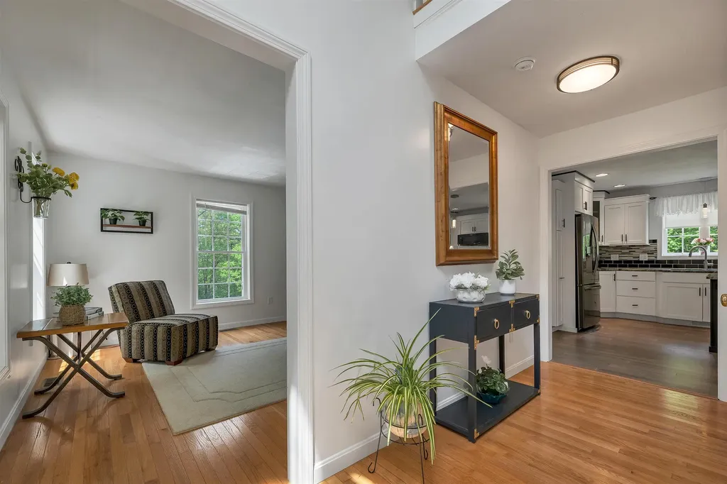 537 Pingree Hill Road Auburn NH 03032