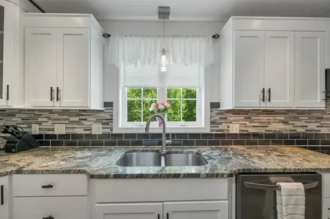 537 Pingree Hill Road Auburn NH 03032