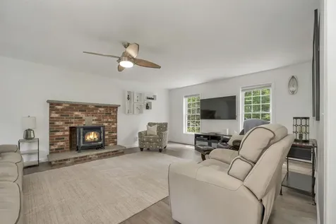 537 Pingree Hill Road Auburn NH 03032