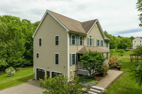 537 Pingree Hill Road Auburn NH 03032
