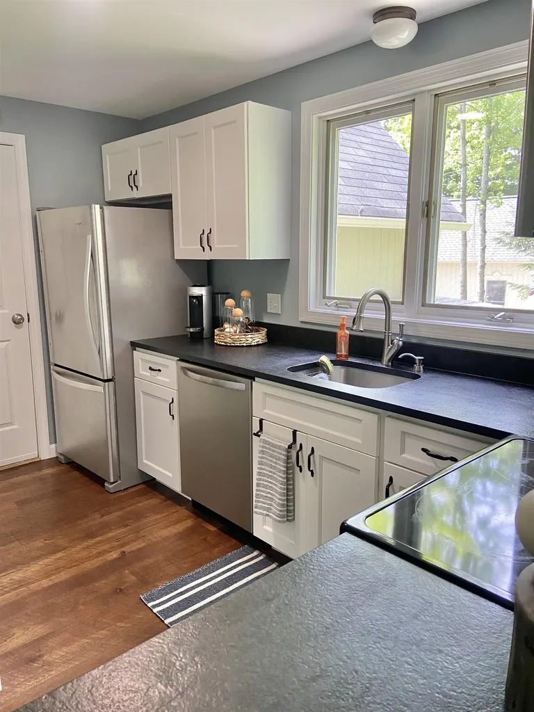 40 Hampton Court Laconia NH 03246