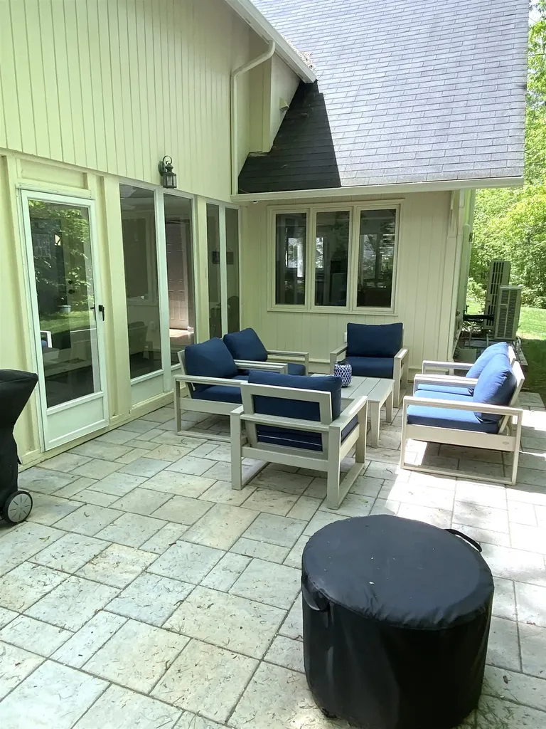 40 Hampton Court Laconia NH 03246
