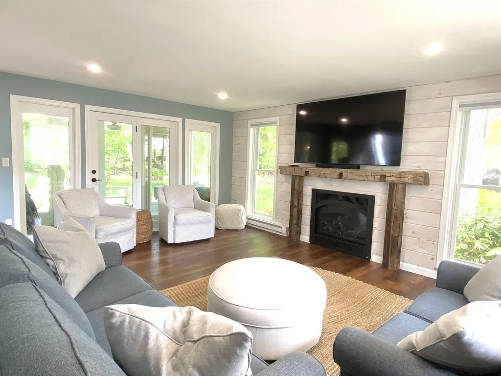 40 Hampton Court Laconia NH 03246