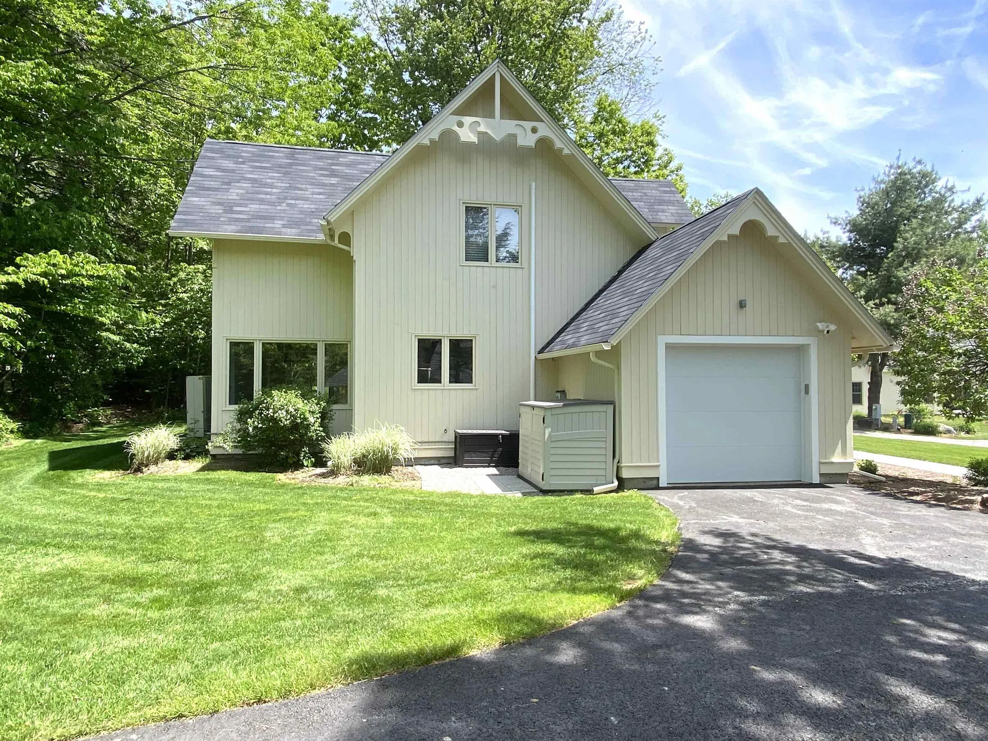 40 Hampton Court Laconia NH 03246