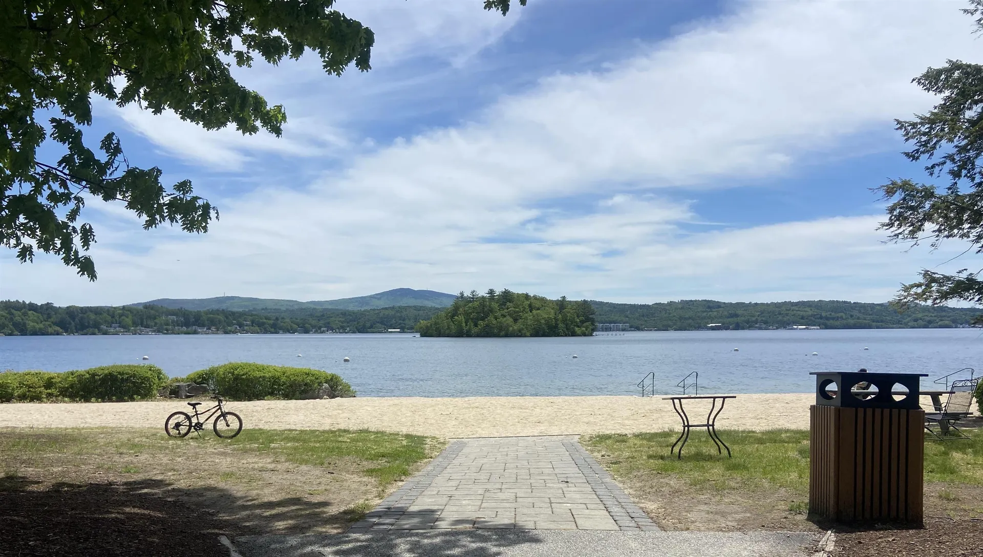 40 Hampton Court Laconia NH 03246