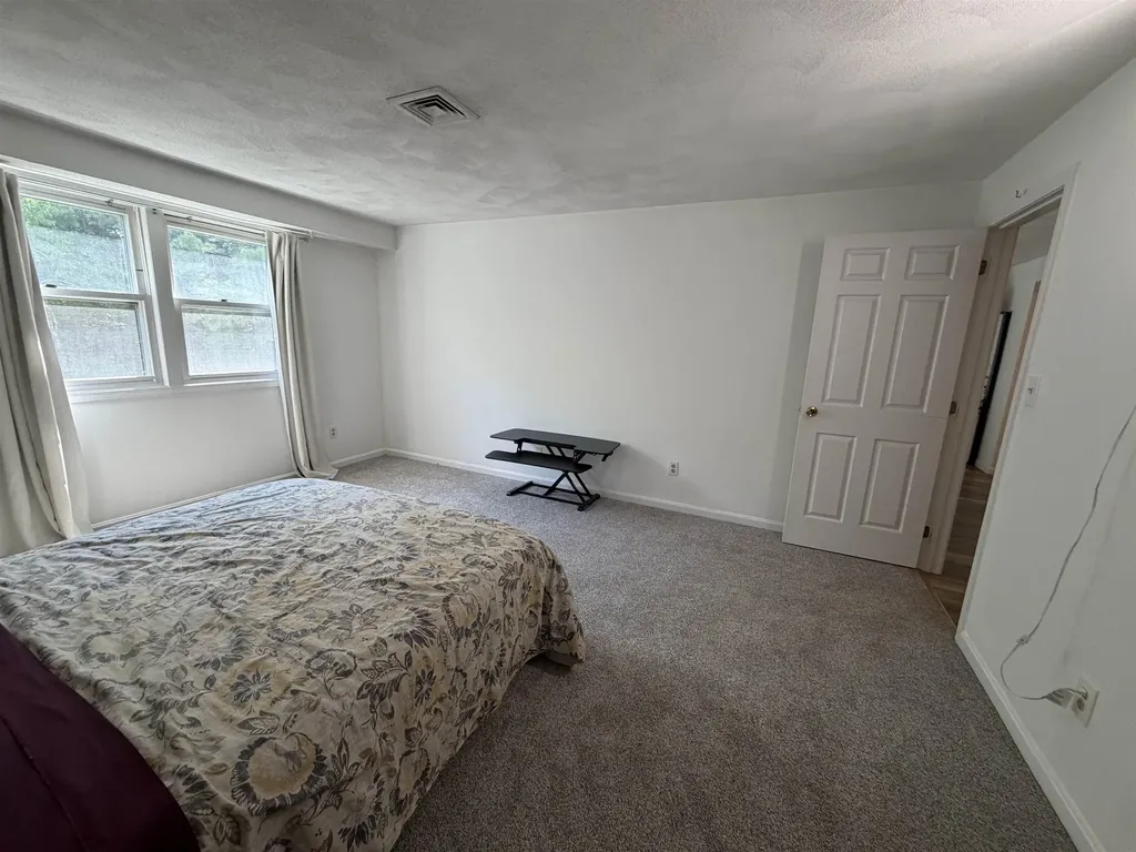 6 Heritage Village Drive Nashua NH 03062