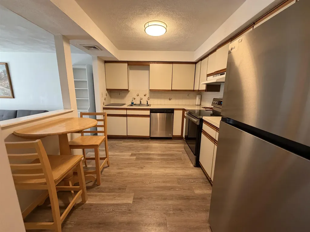 6 Heritage Village Drive Nashua NH 03062