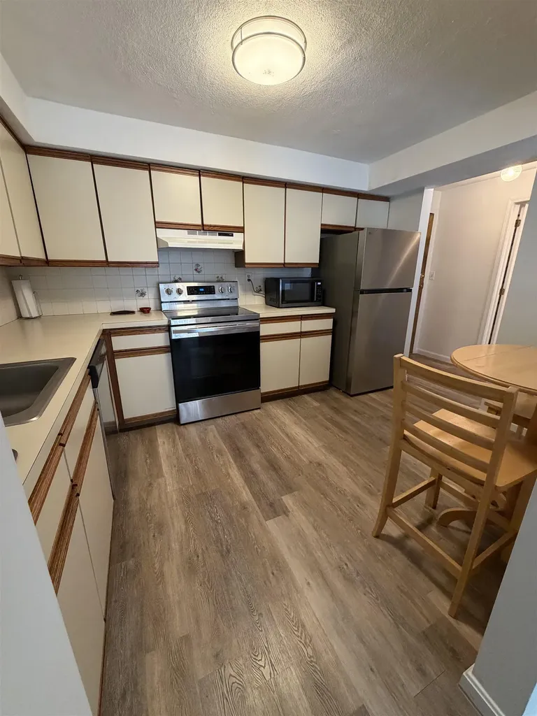 6 Heritage Village Drive Nashua NH 03062