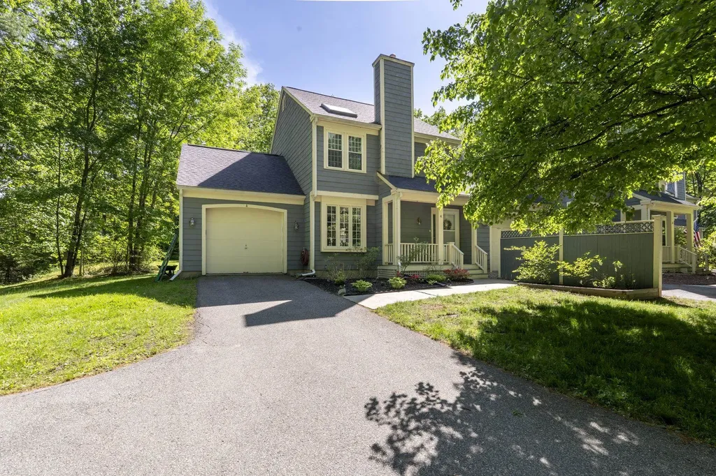 54 N Lowell Road Windham NH 03087