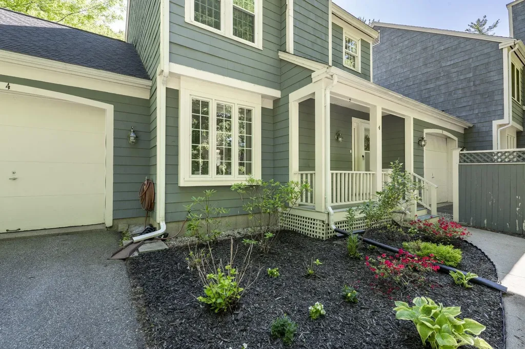 54 N Lowell Road Windham NH 03087