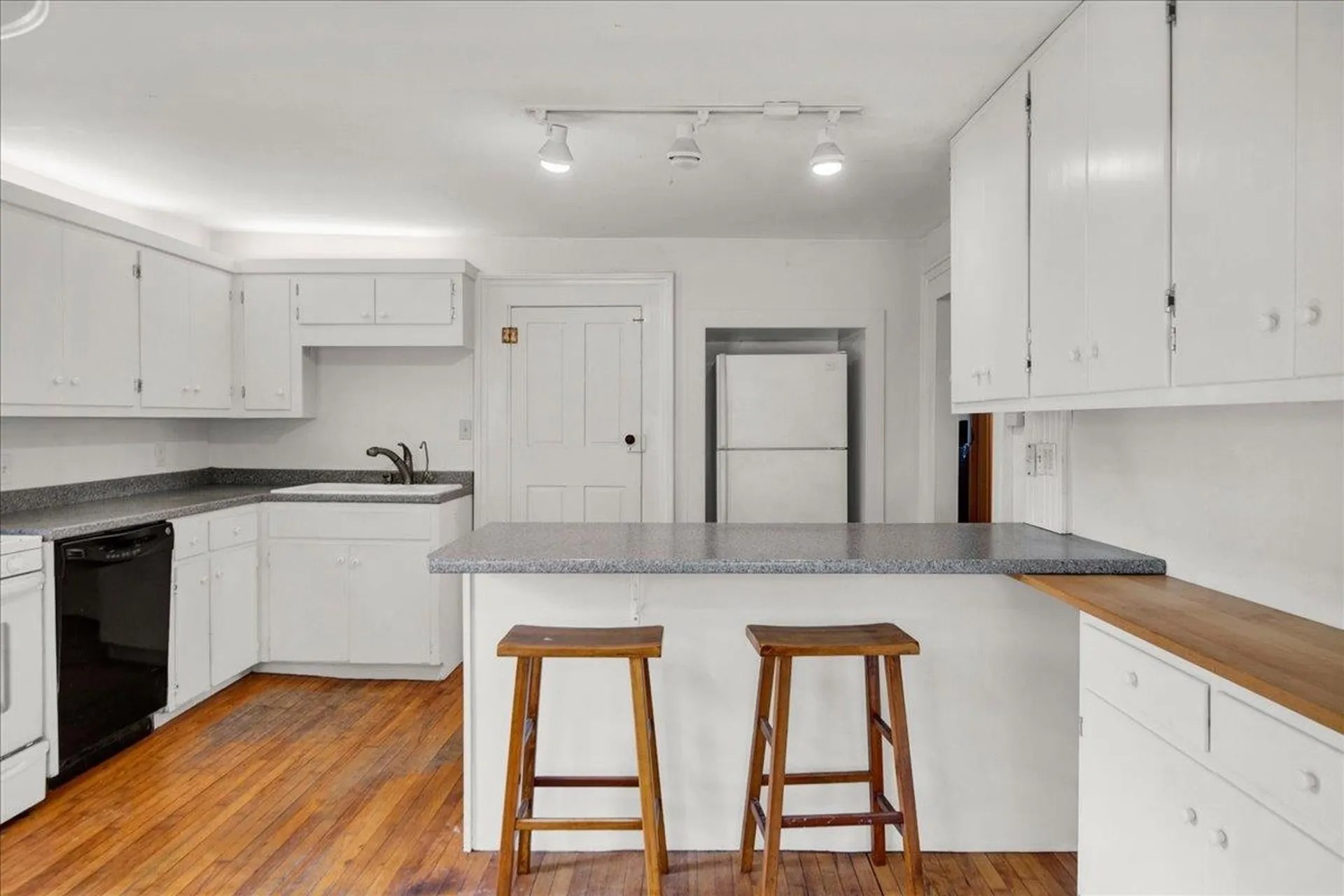 21 Seminary Street Middlebury VT 05753