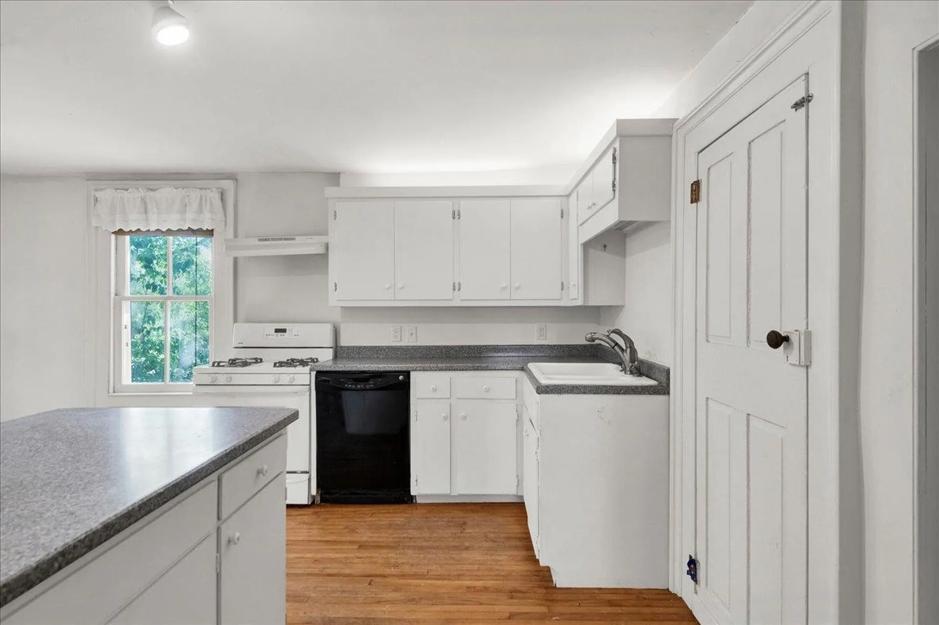 21 Seminary Street Middlebury VT 05753