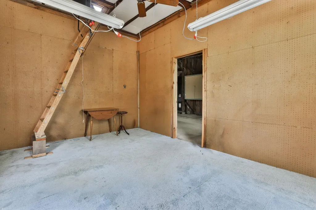 42 Main Street Brookline NH 03033
