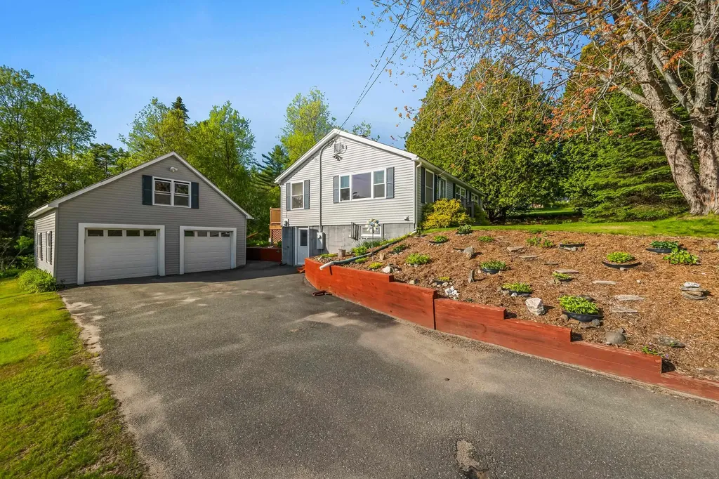 101 Manns Hill Road Littleton NH 03561
