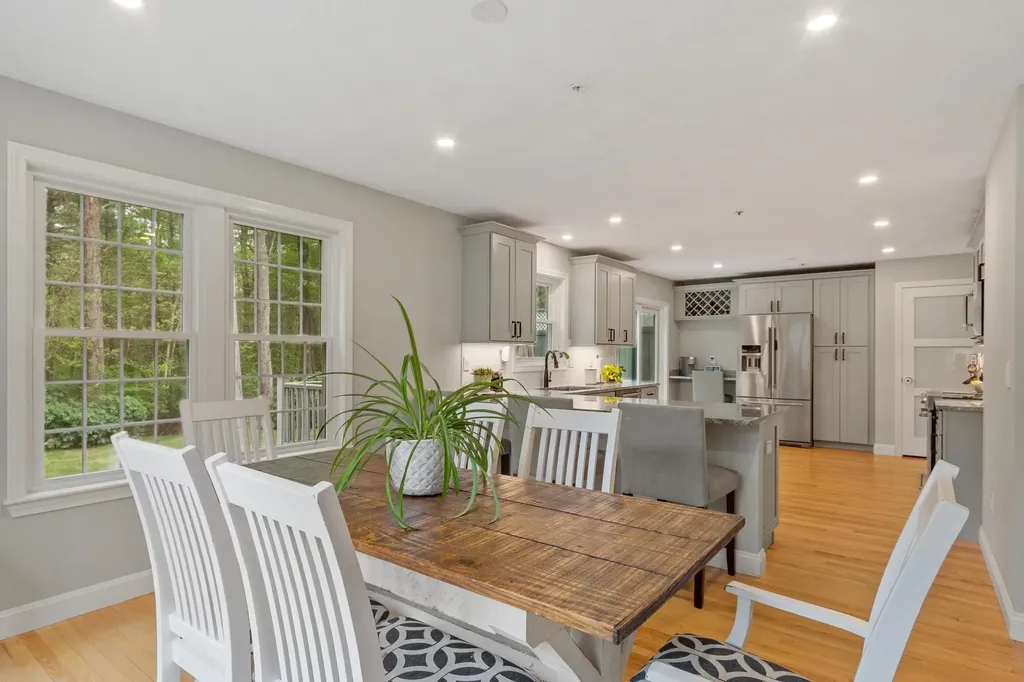 20 Lamplight Drive Atkinson NH 03811
